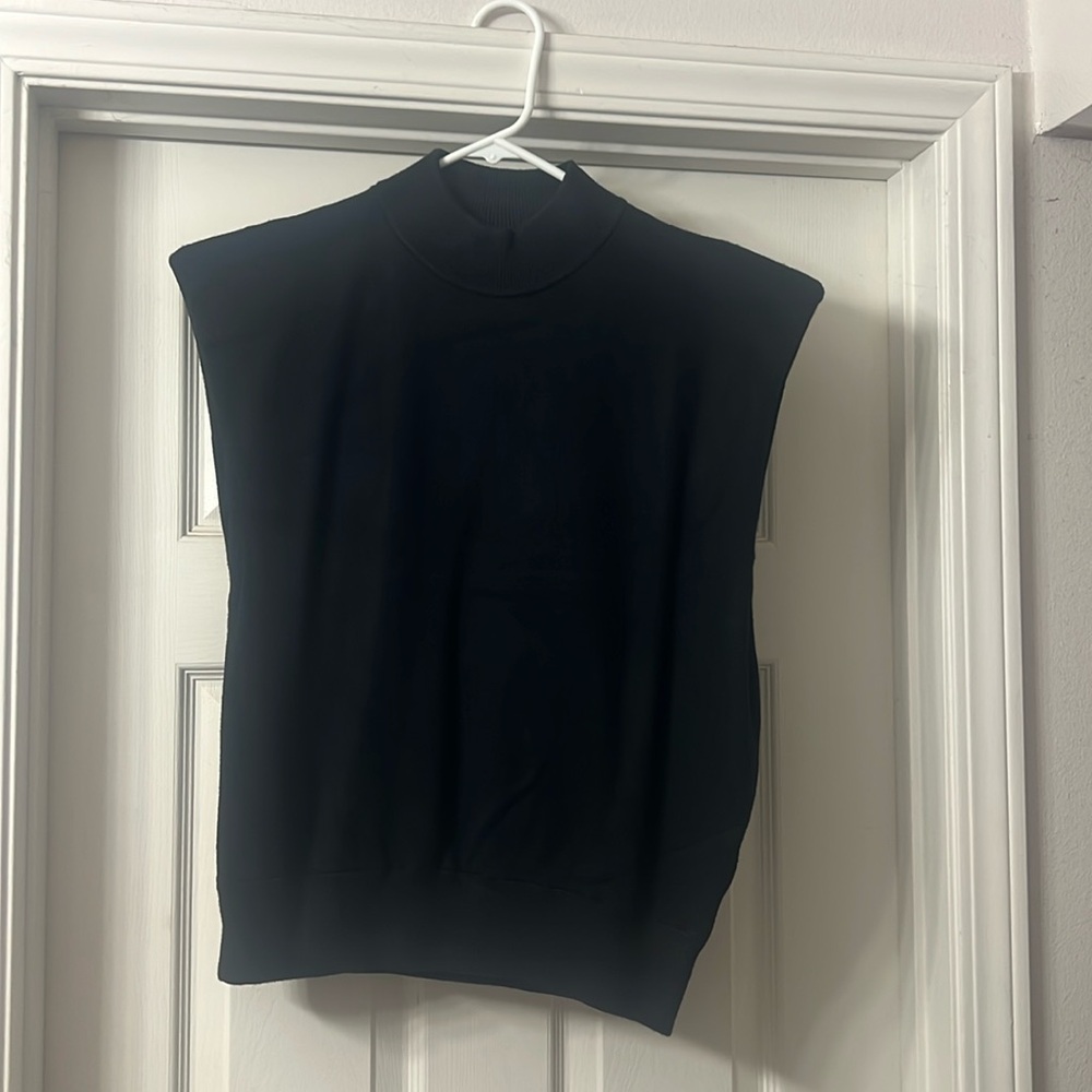 NWOT cap sleeve mock neck sweater from Vici
